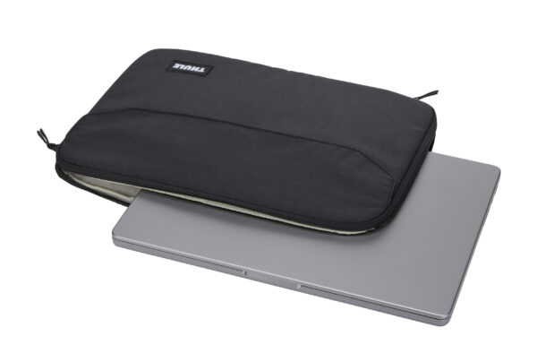 Husa laptop THULE Lithos MacBook Pro 14", black TLS114 3205456 Husa laptop THULE Lithos MacBook Pro 14", black TLS114 3205456